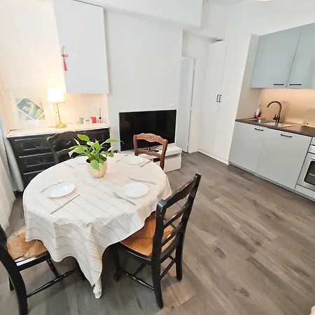 Notre Dame In Latin Quarter Stylish Flat For 6 דירה פריז