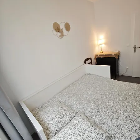 Notre Dame In Latin Quarter Stylish Flat For 6 Paris