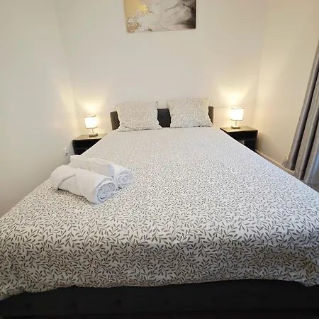 Notre Dame In Latin Quarter Stylish Flat For 6 Paris